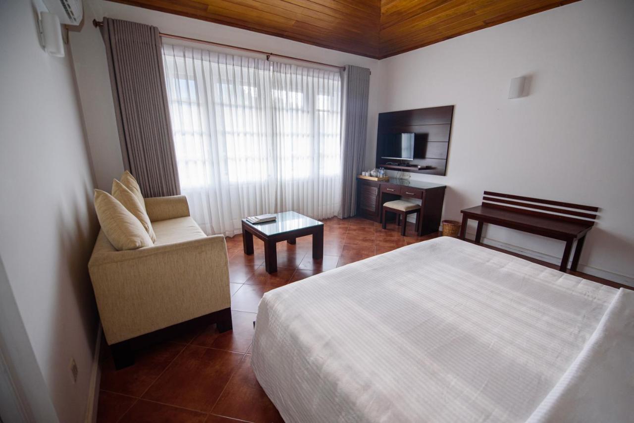 Kingsman House Bed & Breakfast Kandy Exterior foto
