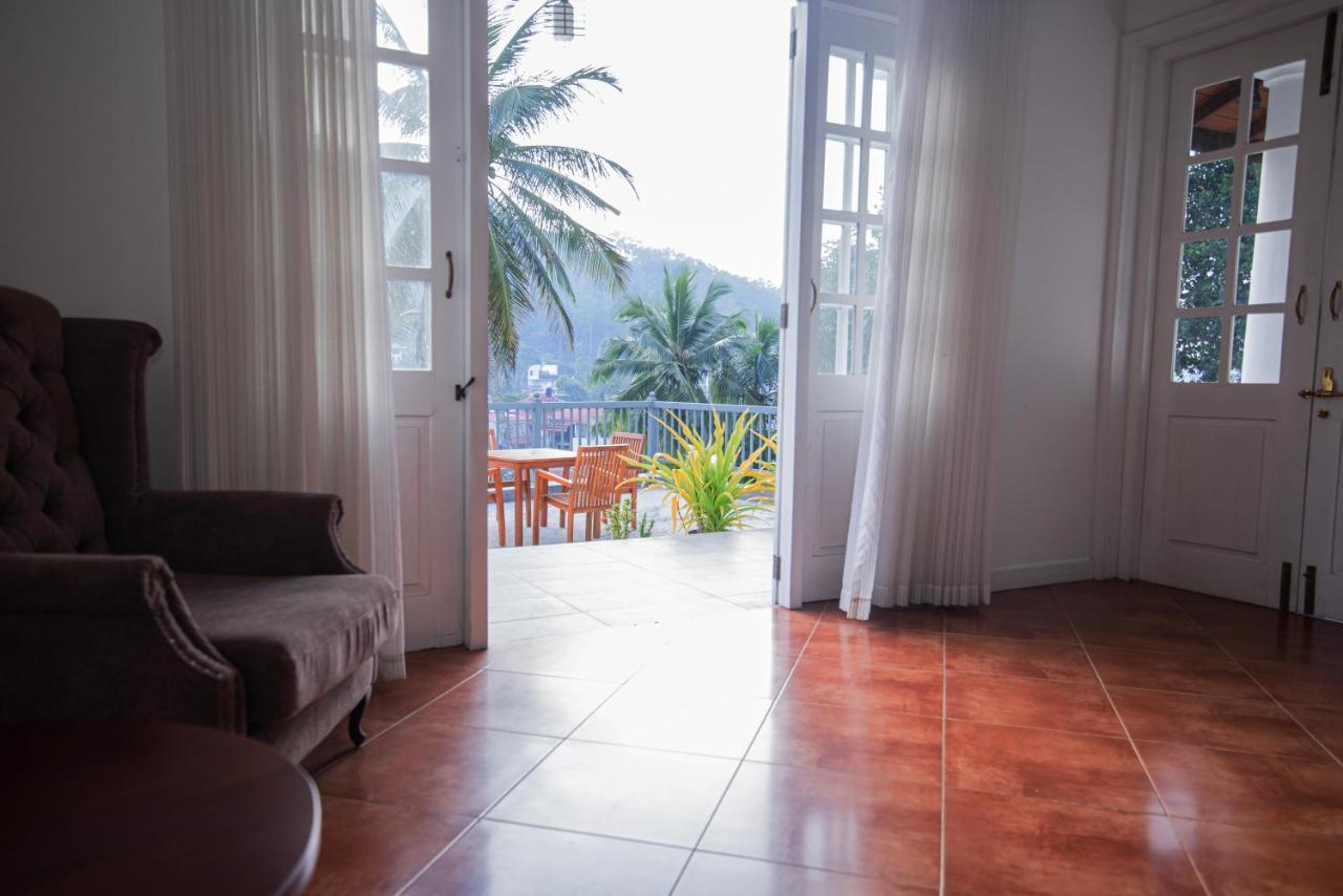Kingsman House Bed & Breakfast Kandy Exterior foto
