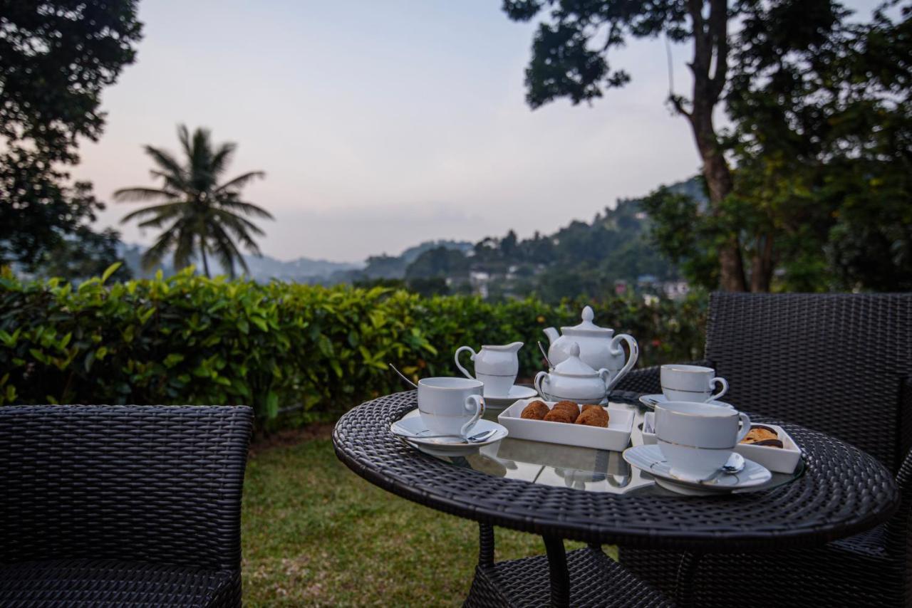 Kingsman House Bed & Breakfast Kandy Exterior foto