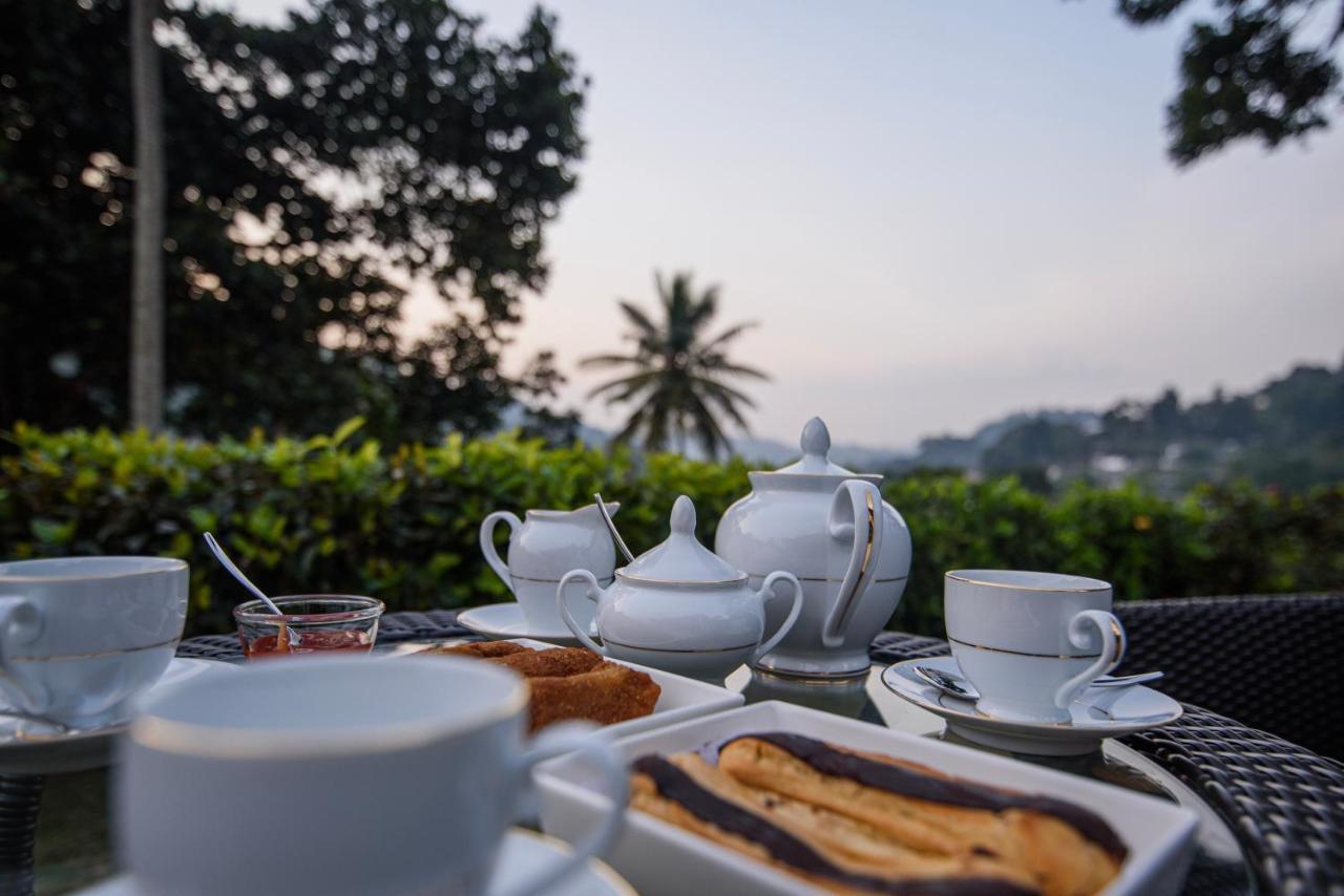 Kingsman House Bed & Breakfast Kandy Exterior foto