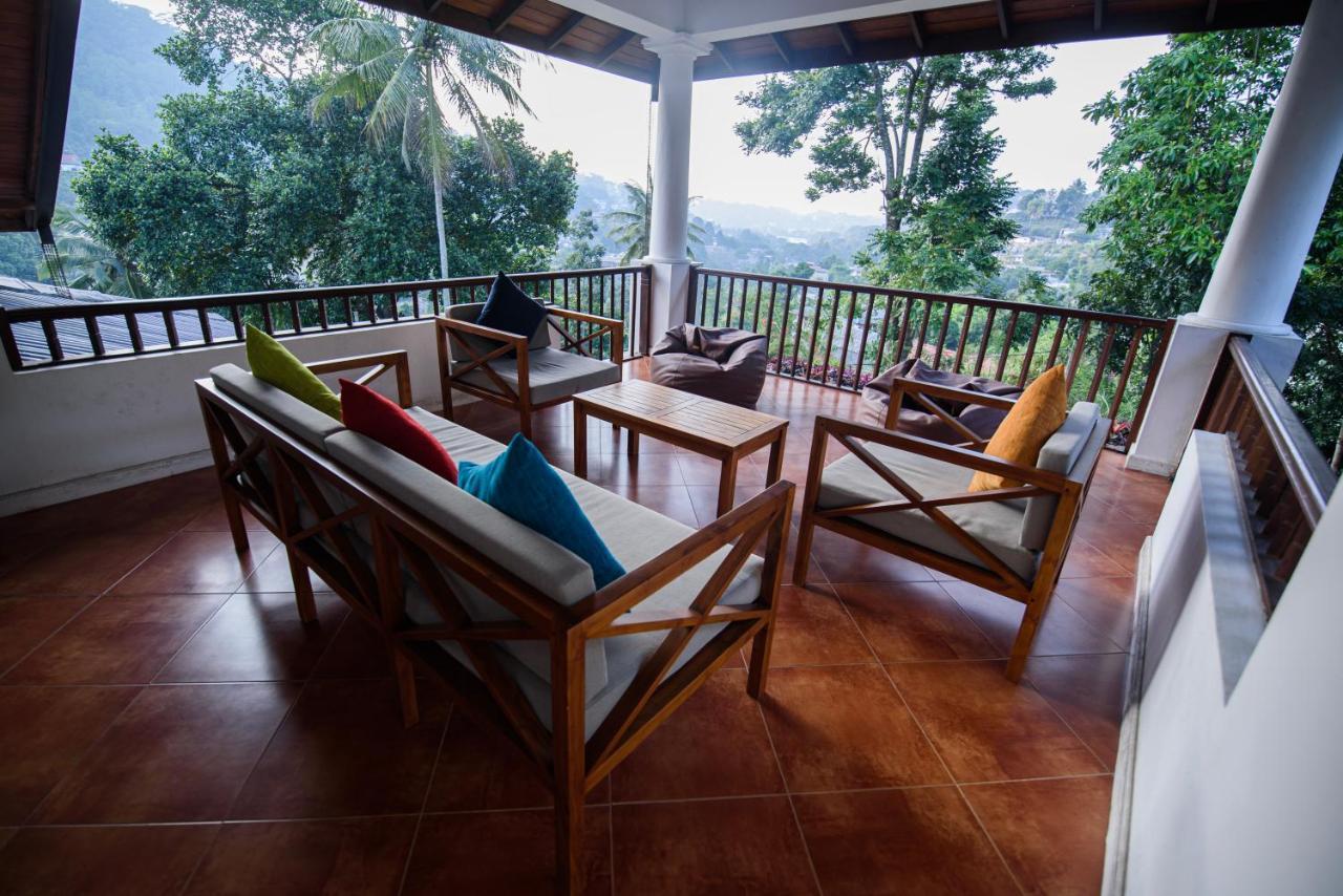 Kingsman House Bed & Breakfast Kandy Exterior foto