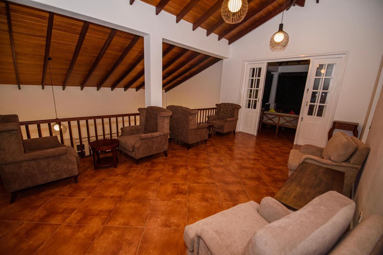 Kingsman House Bed & Breakfast Kandy Exterior foto